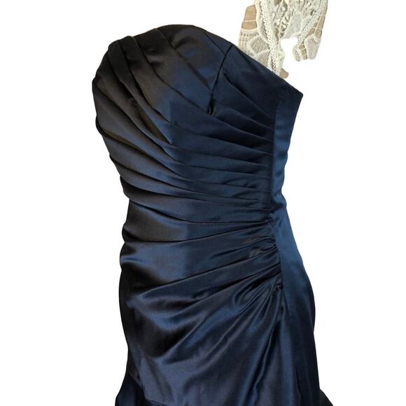 Impression Strapless gown ruching to side bustled back navy dress size 14 - Picture 7 of 12